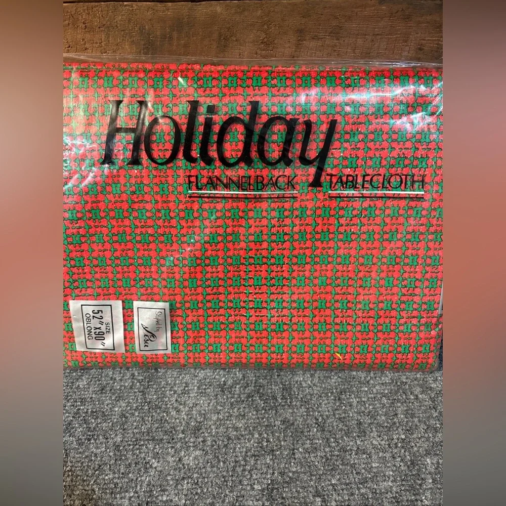 2 Holiday Styled By Lisa Christmas Tablecloth Vinyl Flannel Back Oblong 52”x90”